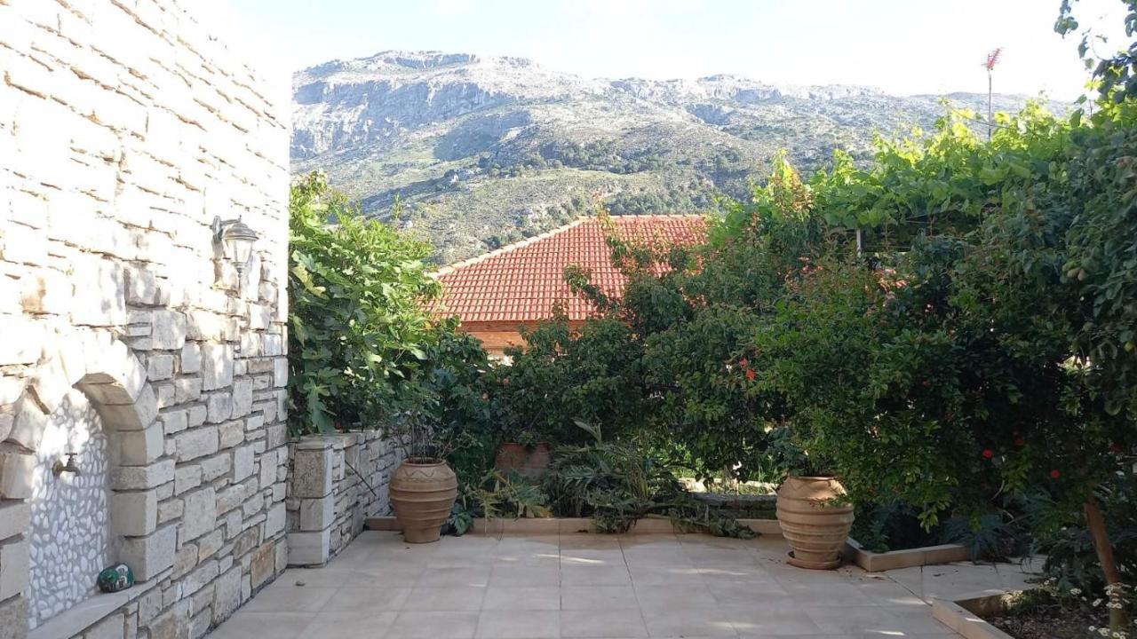 Tulip House * Yerakárion