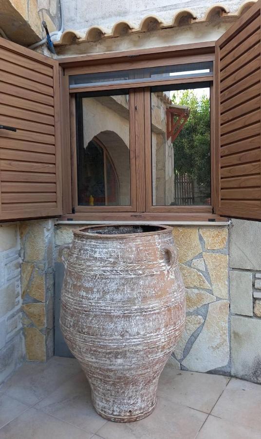 Tulip House * Yerakárion
